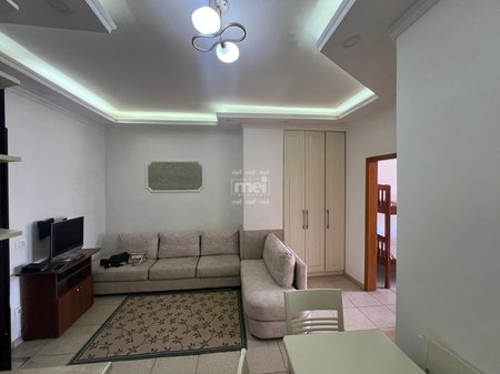 JEPET ME QIRA APARTAMENT  2+1 TEK GJYKATA!