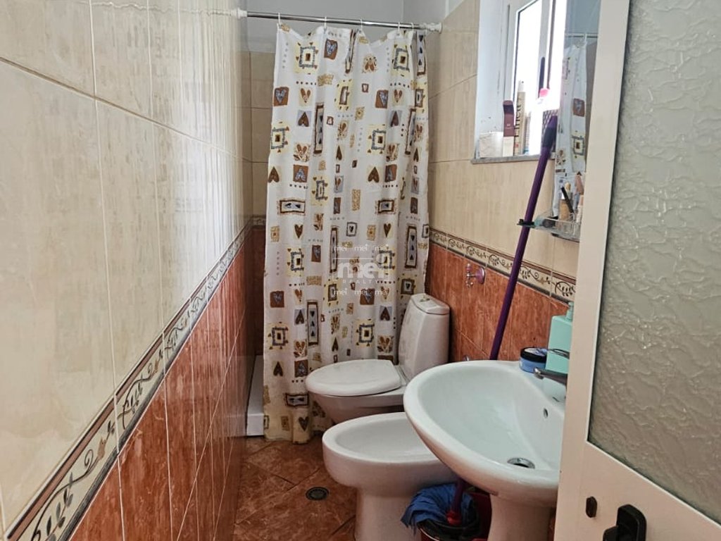 SHITET SHTEPI PRIVATE TEK SEFER EFENDIU, DURRES!