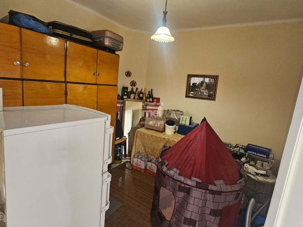 SHITET SHTEPI PRIVATE TEK SEFER EFENDIU, DURRES!