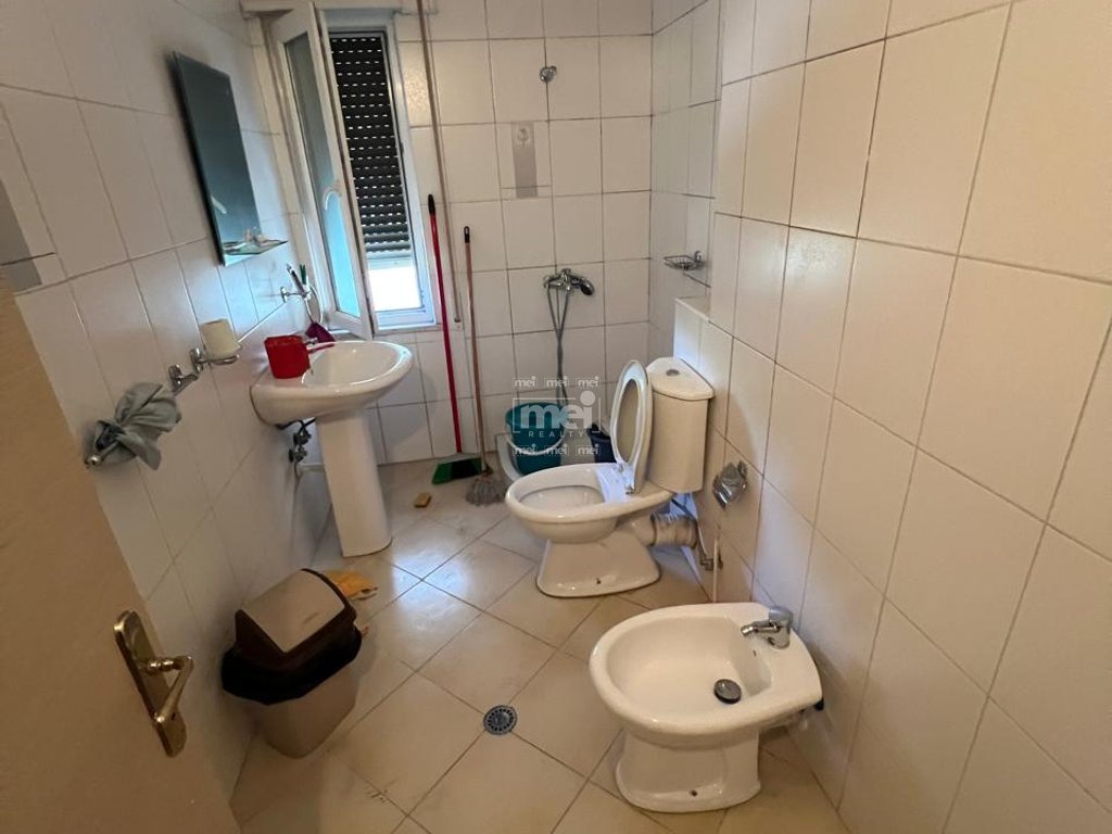 JEPET ME QIRA APARTAMENT 1+1 TEK SHKEMBI I KAVAJES!