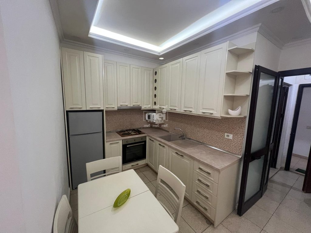 JEPET ME QIRA APARTAMENT  2+1 TEK GJYKATA!