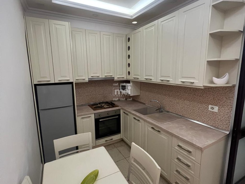 JEPET ME QIRA APARTAMENT  2+1 TEK GJYKATA!