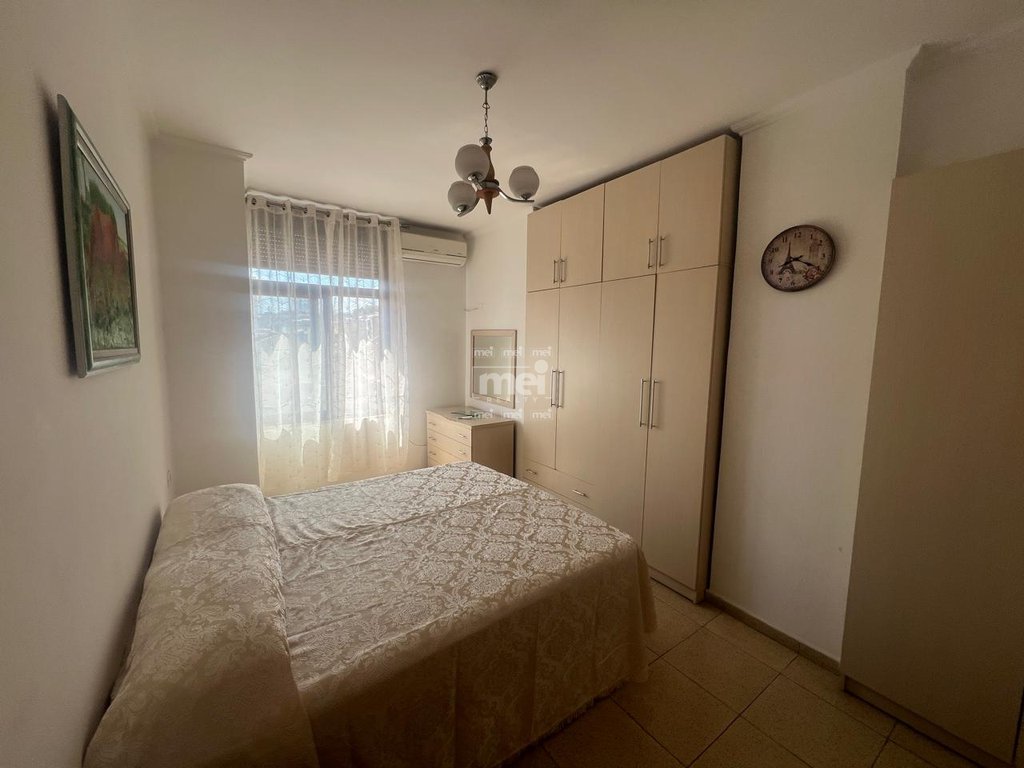 JEPET ME QIRA APARTAMENT  2+1 TEK GJYKATA!