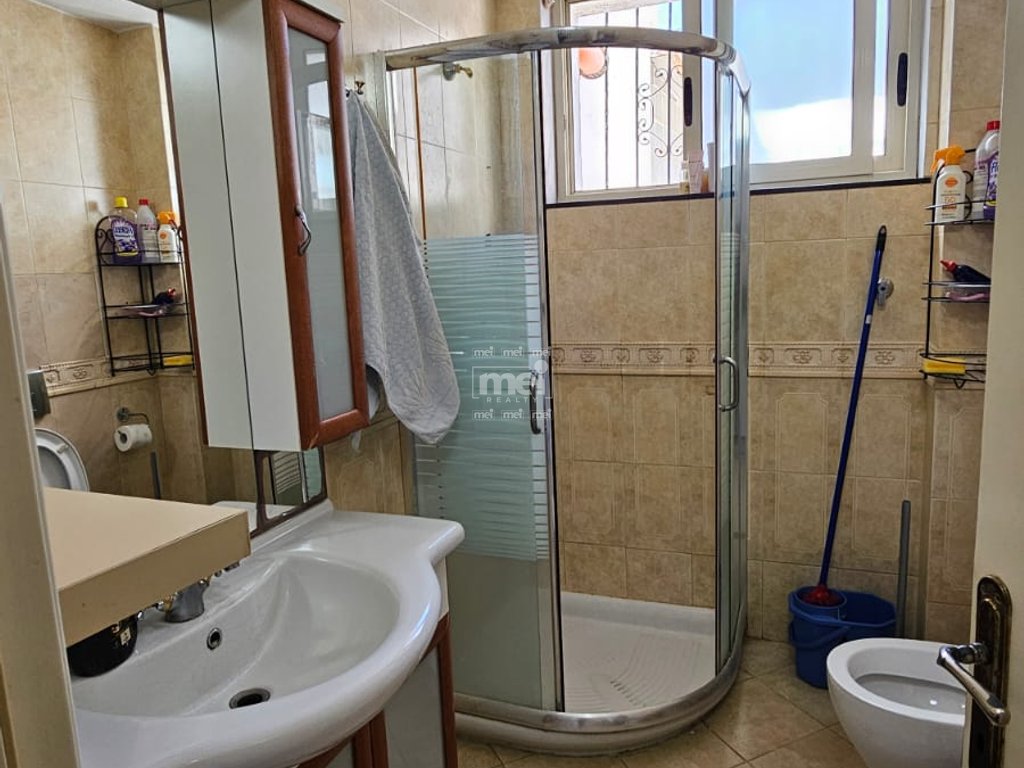 SHITET APARTAMENT 2+1 NE QENDER DURRES!