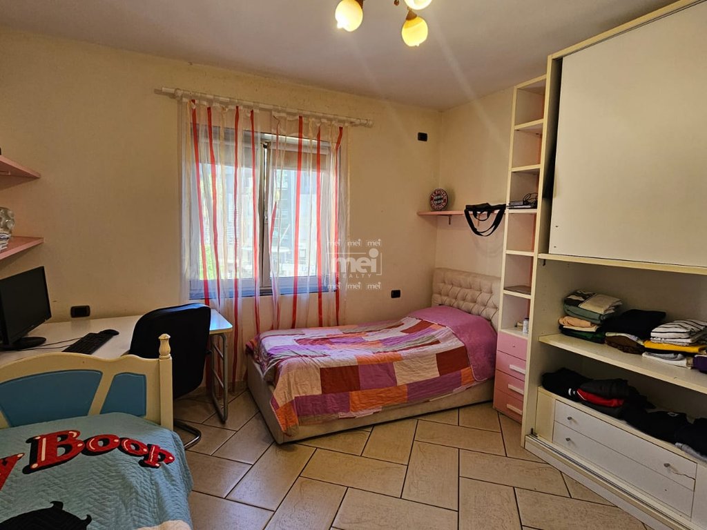 SHITET APARTAMENT 2+1 NE QENDER DURRES!