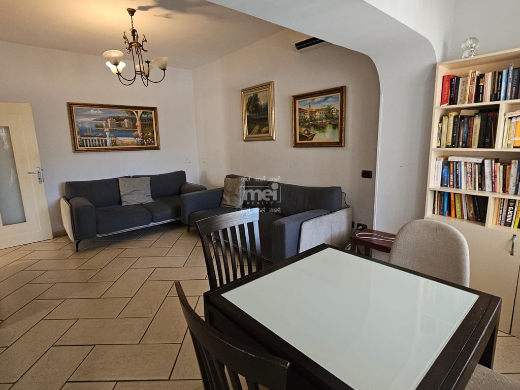 SHITET APARTAMENT 2+1 NE QENDER DURRES!