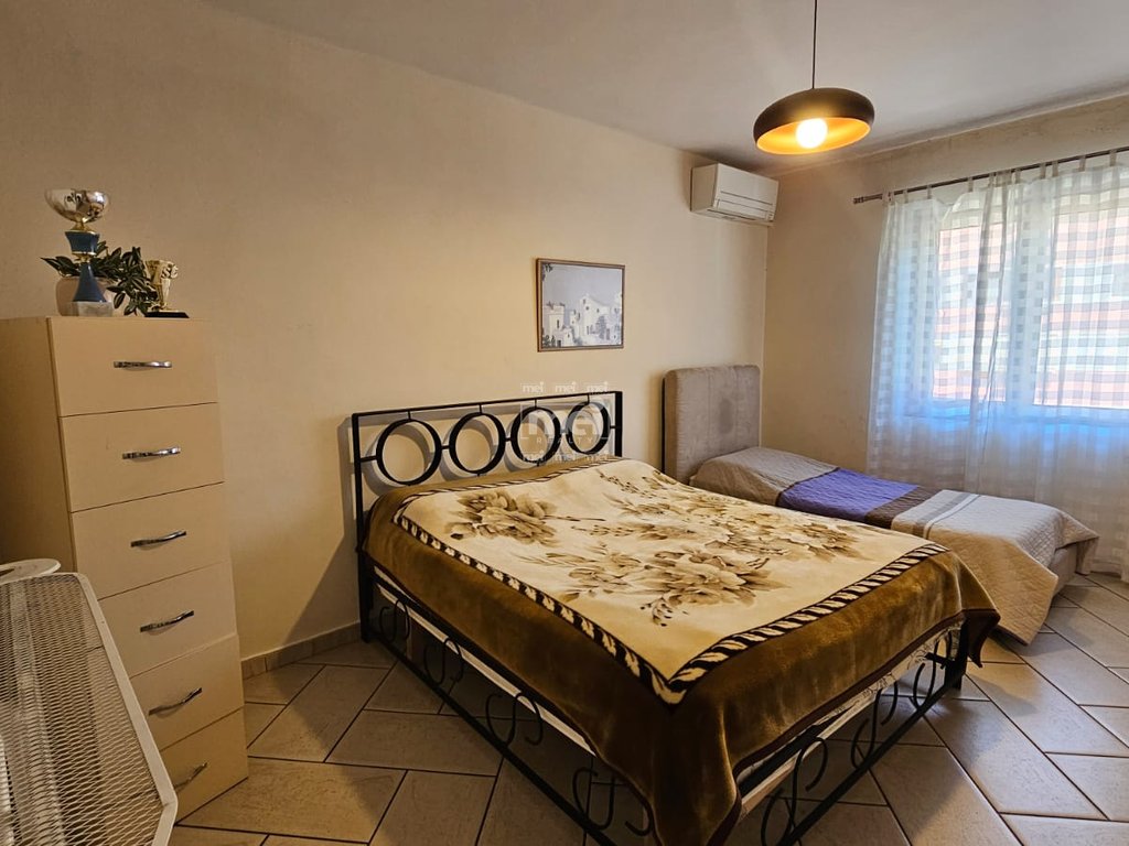 SHITET APARTAMENT 2+1 NE QENDER DURRES!