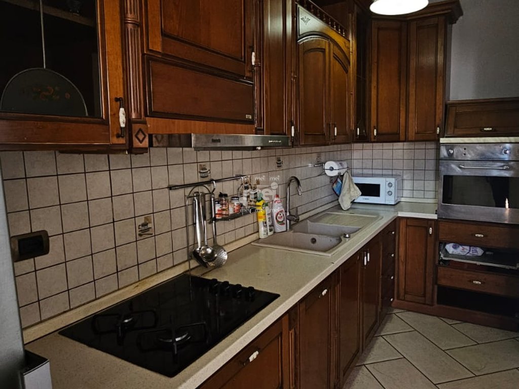 SHITET APARTAMENT 2+1 NE QENDER DURRES!