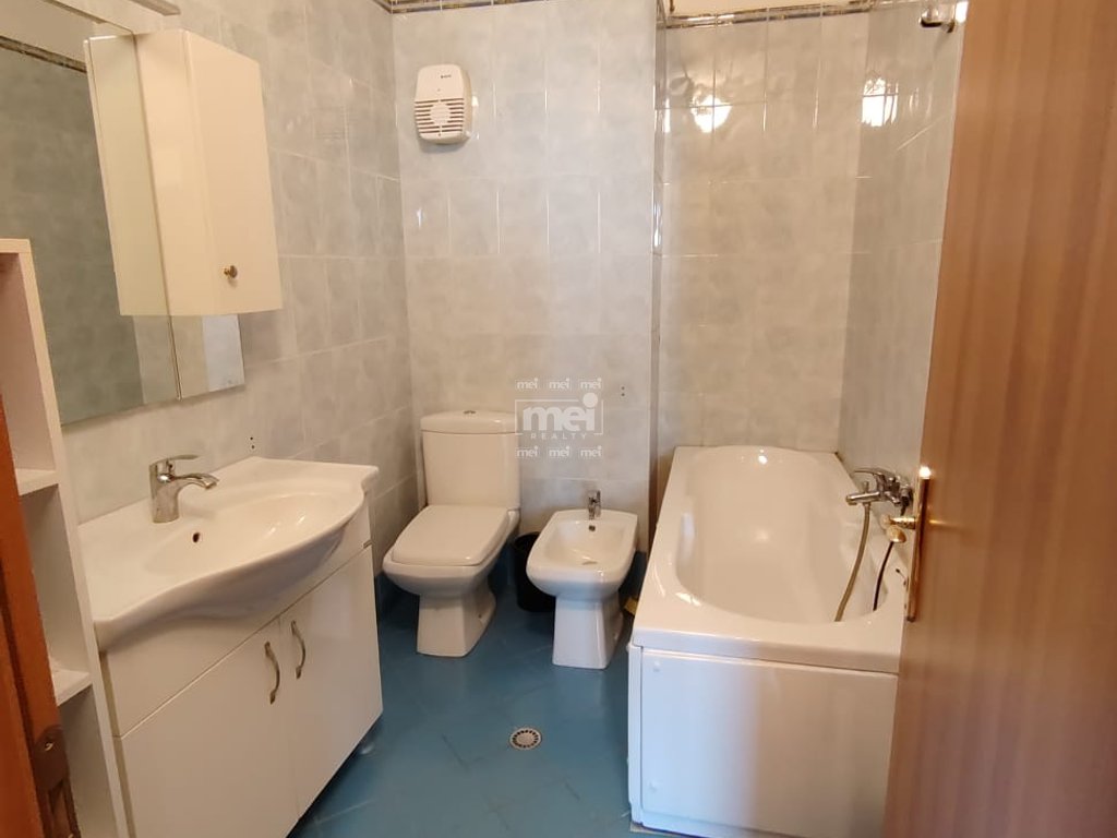 APARTAMENT ME QIRA ME PAMJE NGA DETI NE VOLLGA