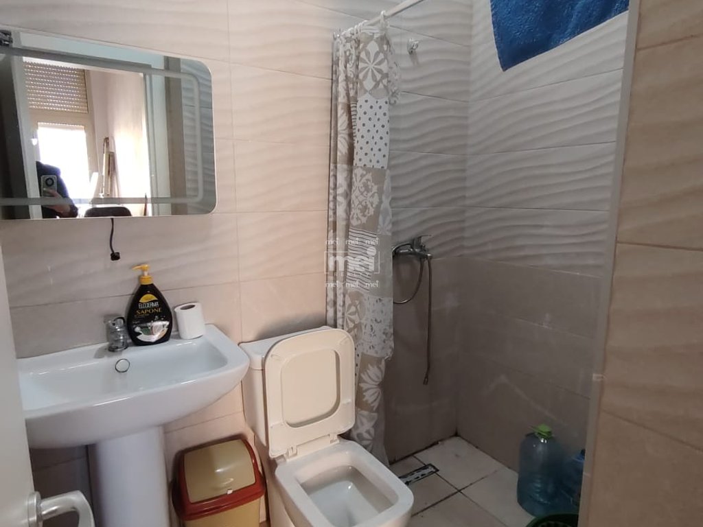 AMBJENT PER ZYRA /KOMERCIAL PRANE BLUE STAR NE DURRES