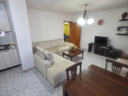 SHITET APARTAMENT 1+1 PRANË SPITALIT!