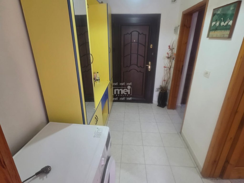 SHITET APARTAMENT 1+1 PRANË SPITALIT!