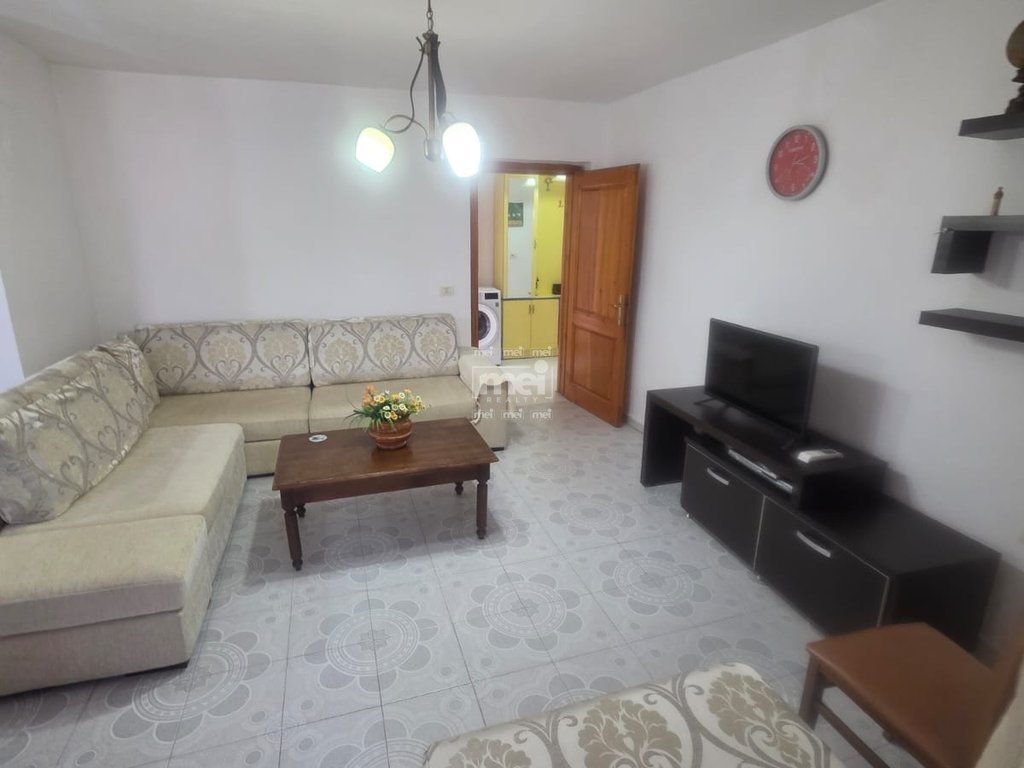 SHITET APARTAMENT 1+1 PRANË SPITALIT!