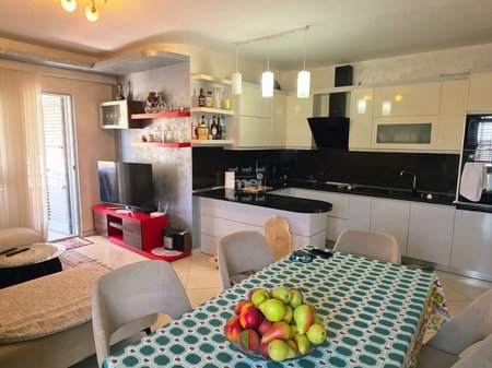 SHITET APARTAMENT 2+1 NE GOLEM QENDER