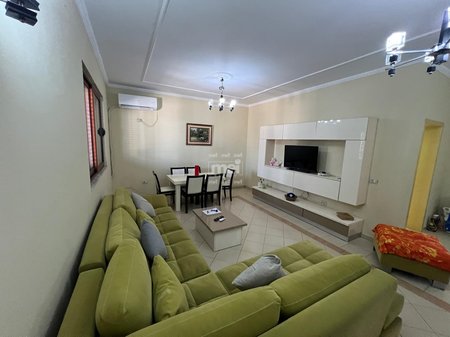 JEPET ME QIRA APARTAMENT  2+1+2 ,PRANE KRYQIT TE KUQ!