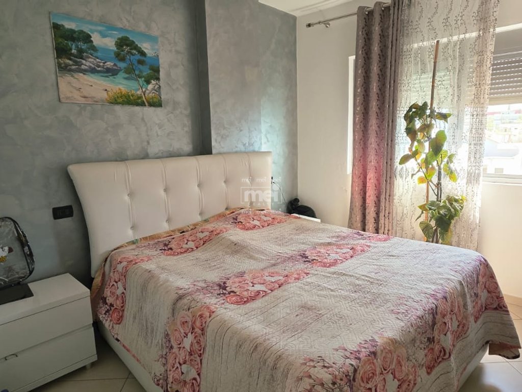 SHITET APARTAMENT 2+1 NE GOLEM QENDER