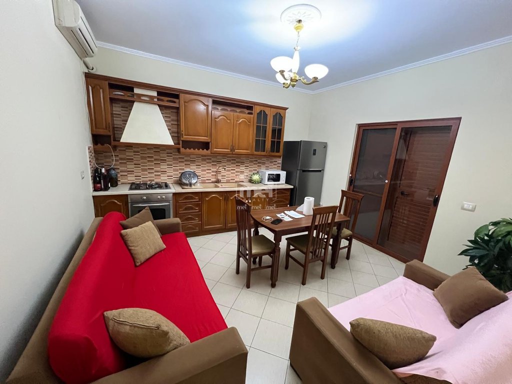 JEPET ME QIRA APARTAMENT 2+1+2 ,PRANE KRYQIT TE KUQ!