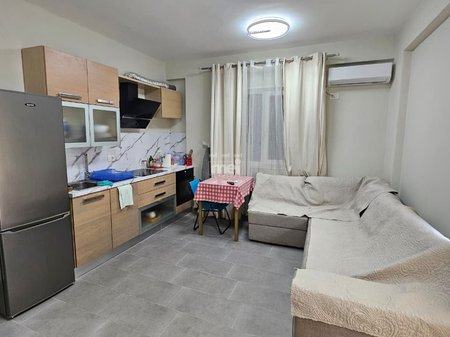 SHITET APARTAMENT 1+1, VIJE E 3 ME DETIN , NE PLAZH ILIRIA!