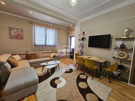 JEPET ME QIRA APARTAMENT 2+1+2 PRANE STADIUMIT!