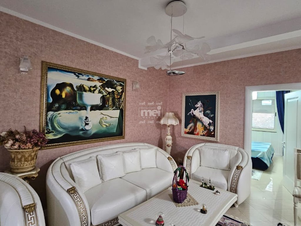 JEPET ME QIRA APARTAMENT 2+1 TEK GJYKATA!