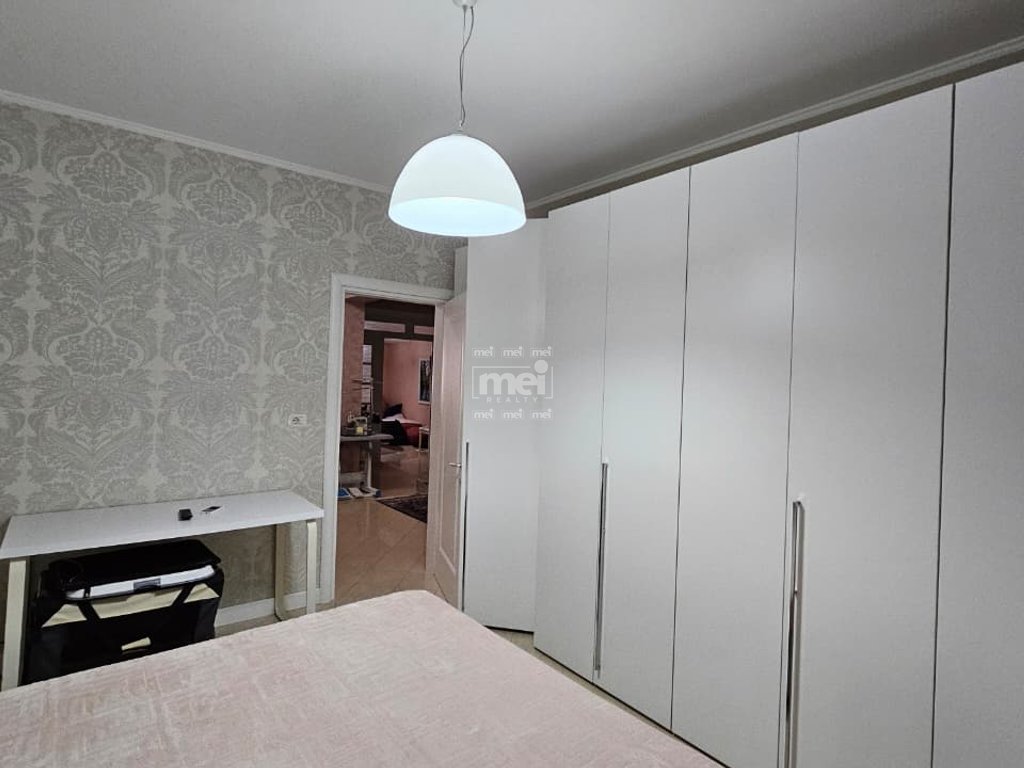 JEPET ME QIRA APARTAMENT 2+1 TEK GJYKATA!