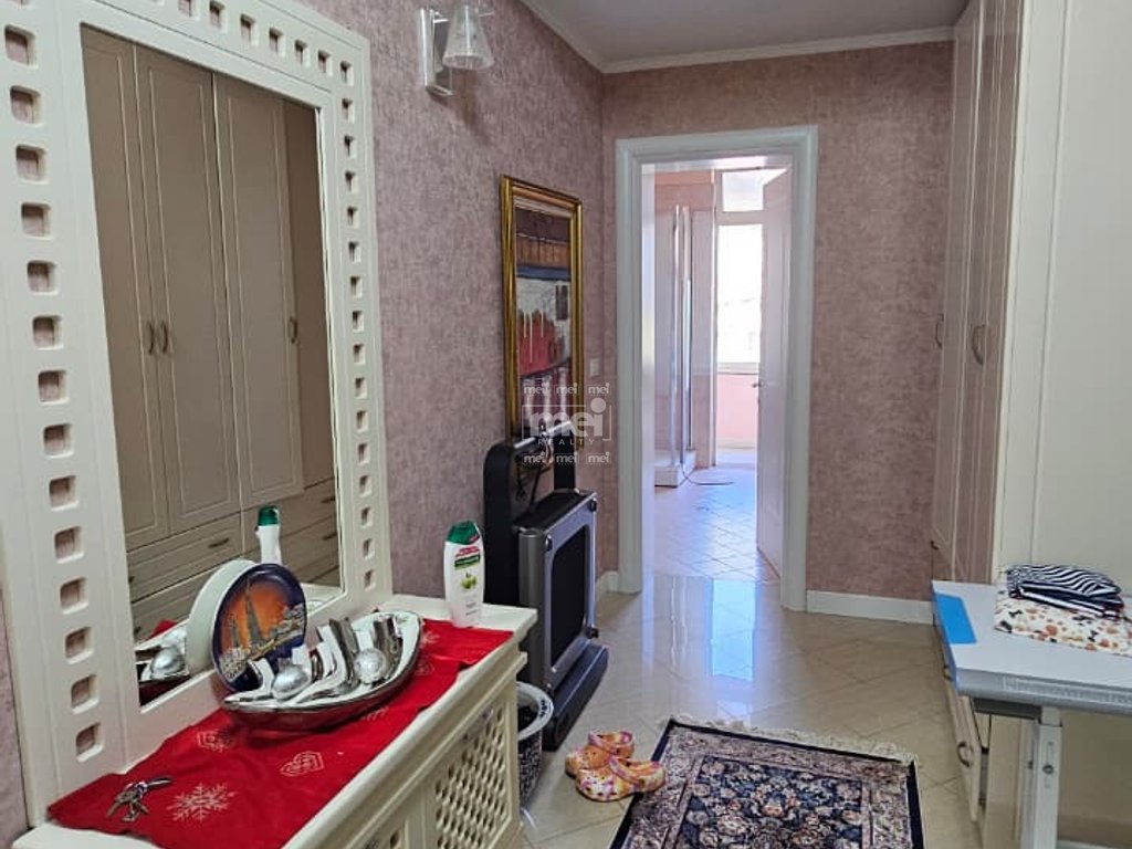 JEPET ME QIRA APARTAMENT 2+1 TEK GJYKATA!