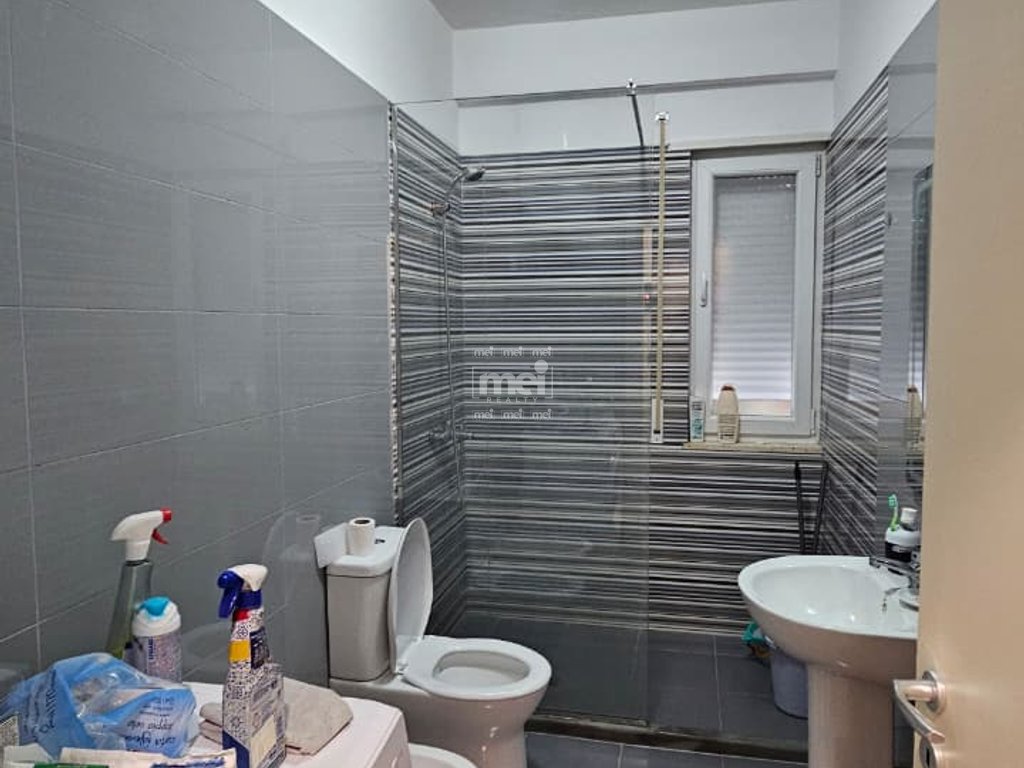 SHITET APARTAMENT 1+1, VIJE E 3 ME DETIN , NE PLAZH ILIRIA!