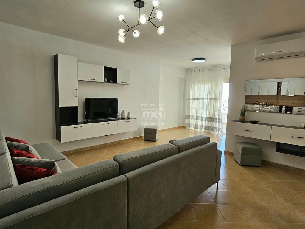 JEPET ME QIRA APARTAMENT 2+1 NË PLAZH TEK RROTA E KUQE!