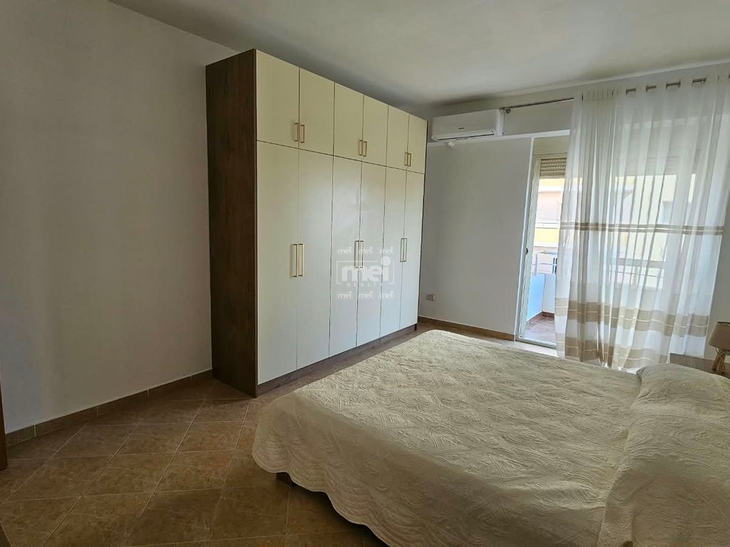 JEPET ME QIRA APARTAMENT 2+1 NË PLAZH TEK RROTA E KUQE!
