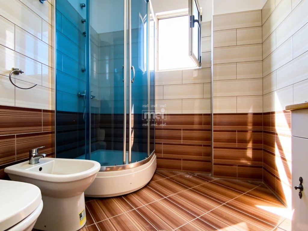 SHITET APARTAMENT 2+1 NË PLAZH, DURRËS!
