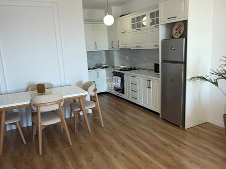 SHITET APARTAMENT 2+1 NE LAGJEN 15 PRANE BILLES
