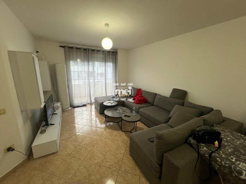 JEPET ME QIRA APARTAMENT 2+1+2 TEK RRUGA E PORTIT !