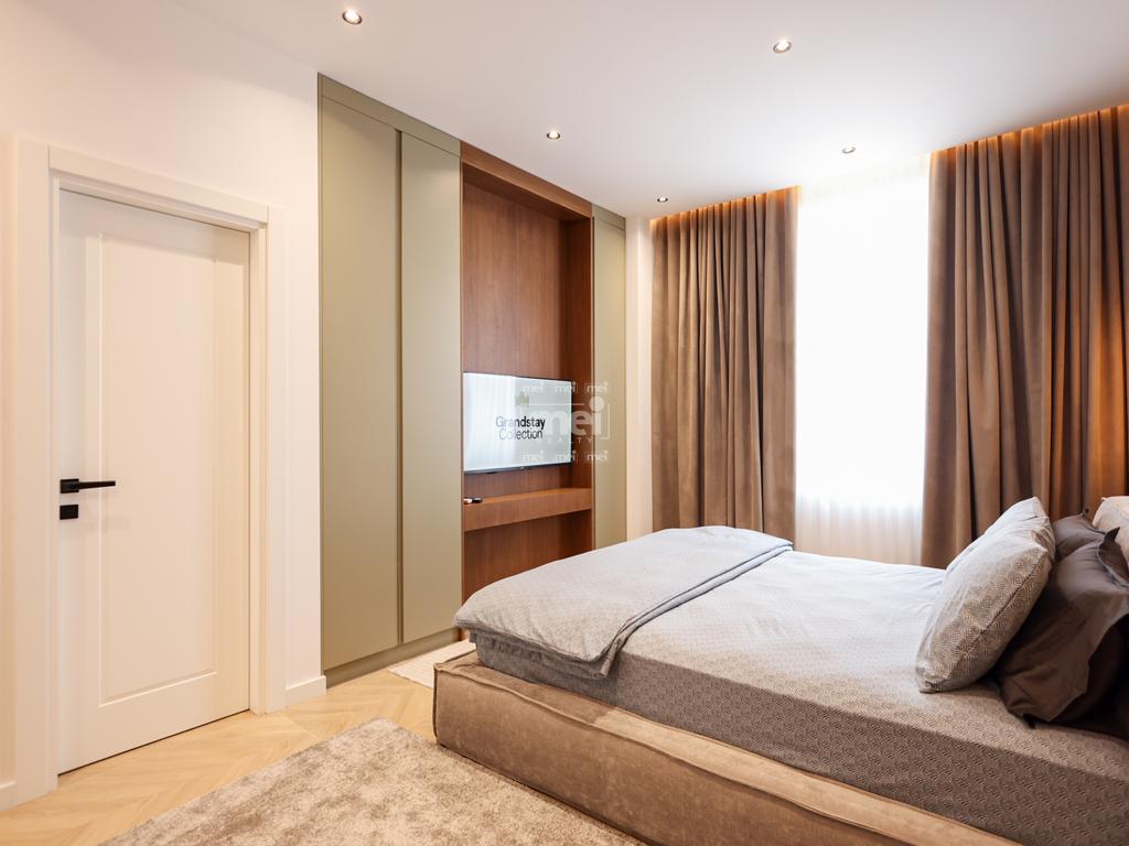 JEPET ME QIRA APARTAMENT 2+1 ME PAMJE NGA DETI, NË VOLLGA!