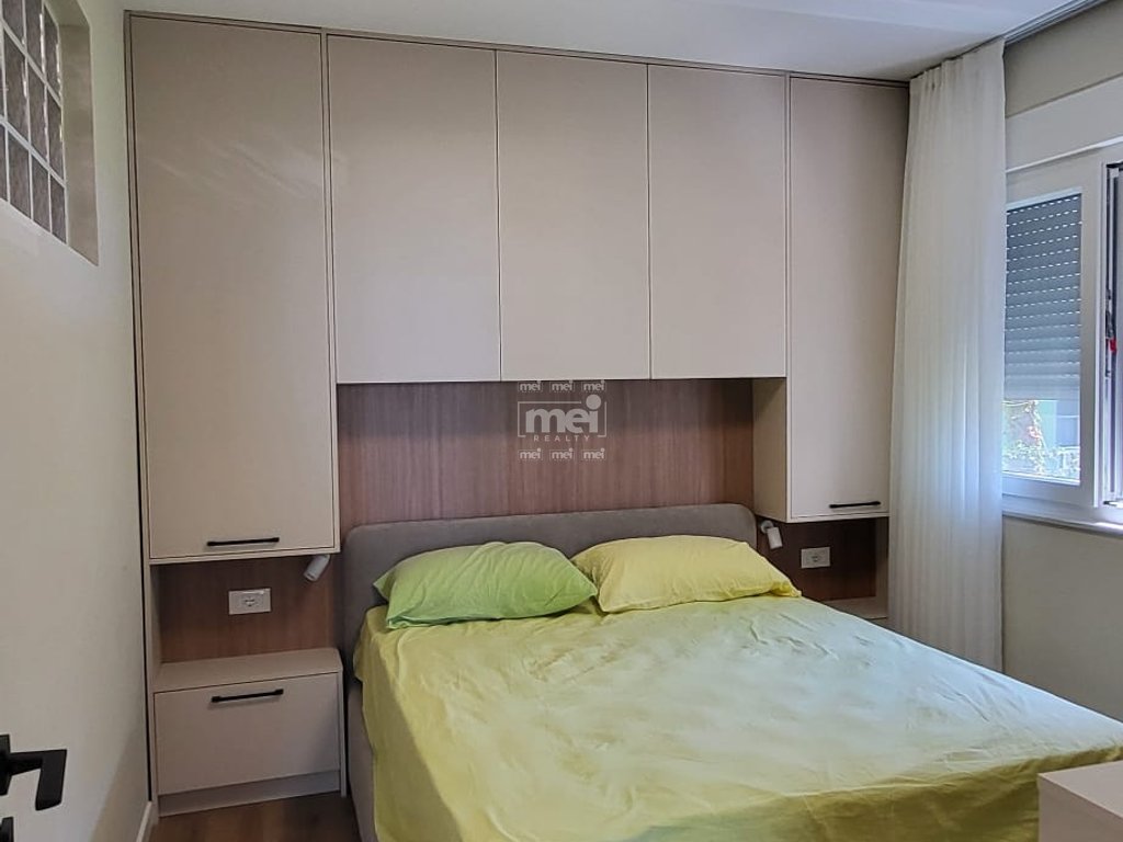 JEPET ME QIRA SUPER APARTAMENT 1+1 ME PAMJE DETI TEK SHKEMBI KAVAJES+POST PARKIMI!