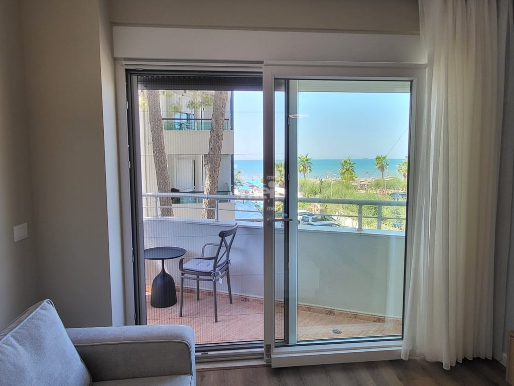 JEPET ME QIRA SUPER APARTAMENT 1+1 ME PAMJE DETI TEK SHKEMBI KAVAJES+POST PARKIMI!
