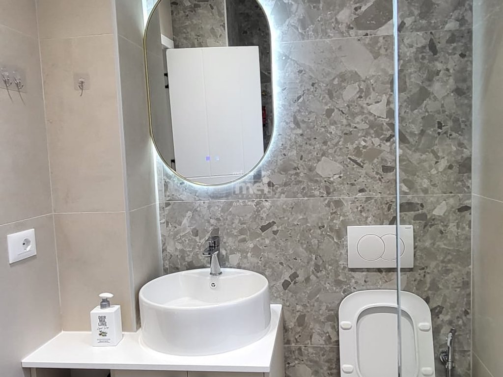 JEPET ME QIRA SUPER APARTAMENT 1+1 ME PAMJE DETI TEK SHKEMBI KAVAJES+POST PARKIMI!