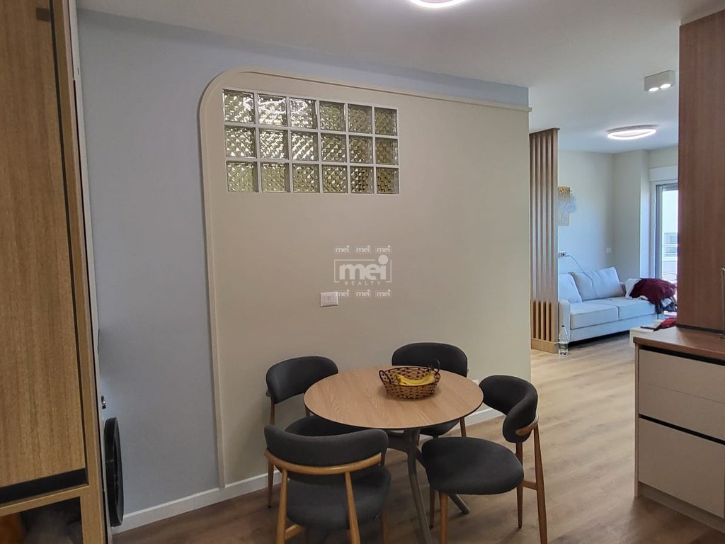 JEPET ME QIRA SUPER APARTAMENT 1+1 ME PAMJE DETI TEK SHKEMBI KAVAJES+POST PARKIMI!