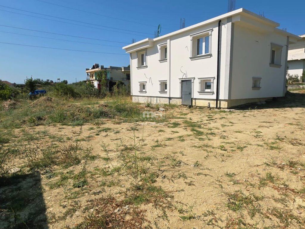 SHITET SHTEPI PRIVATE PRANE REZERVUARIT TE RRASHBULLIT