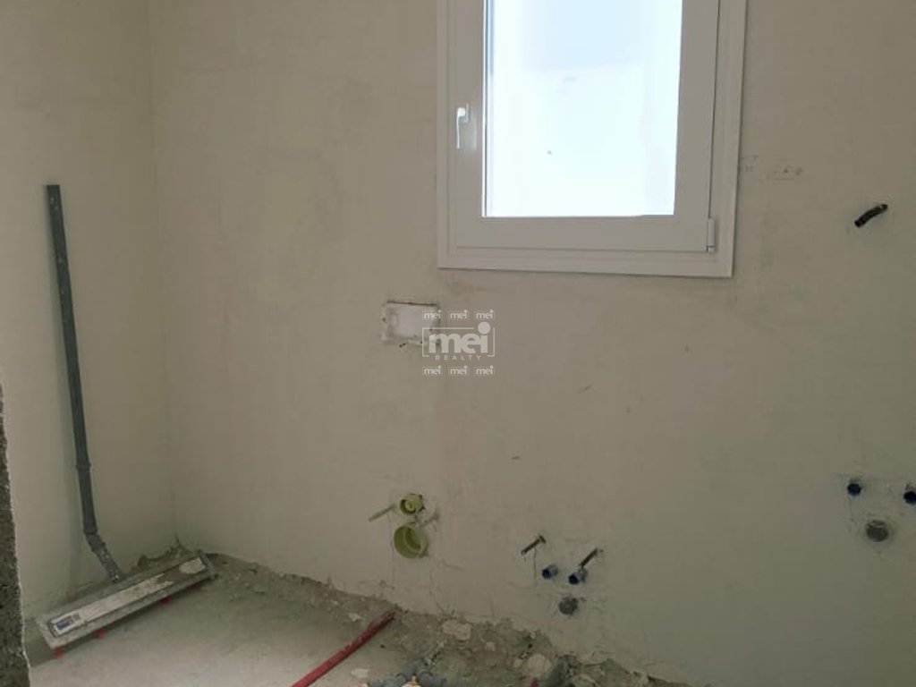 SHITET SHTEPI PRIVATE PRANE REZERVUARIT TE RRASHBULLIT