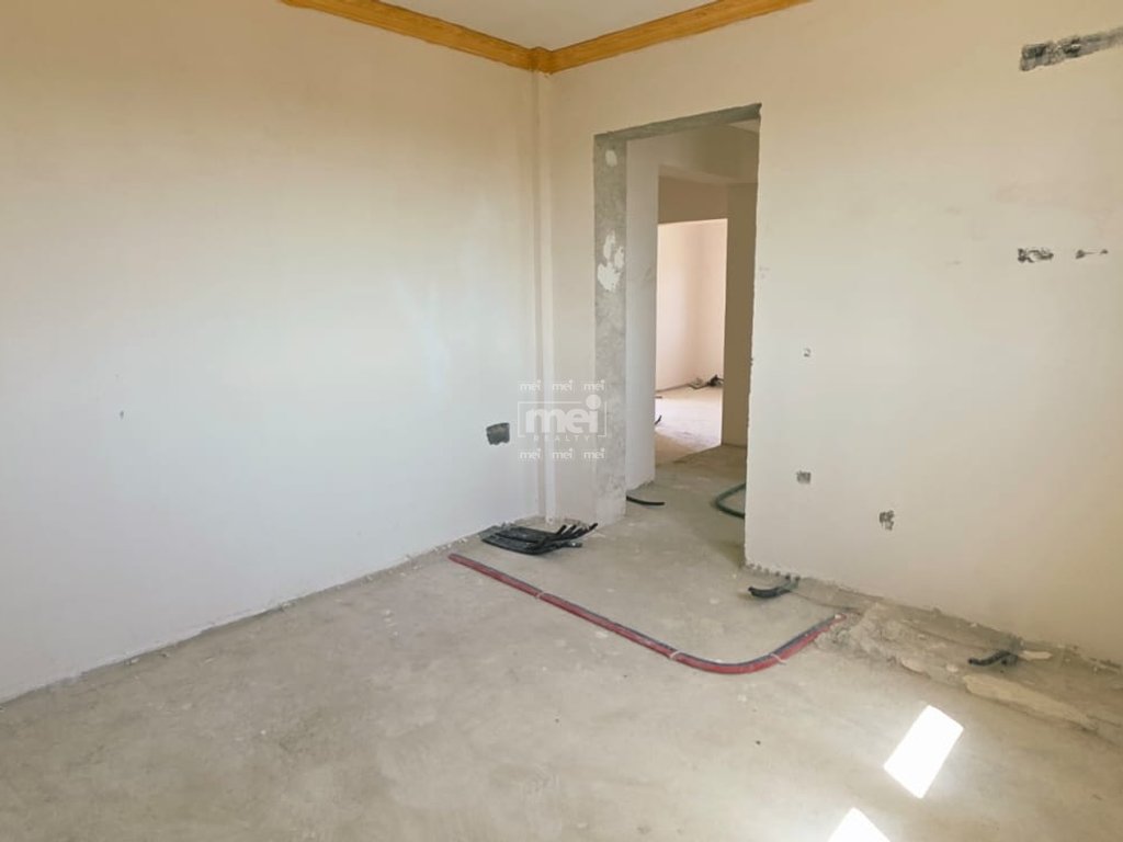 SHITET SHTEPI PRIVATE PRANE REZERVUARIT TE RRASHBULLIT