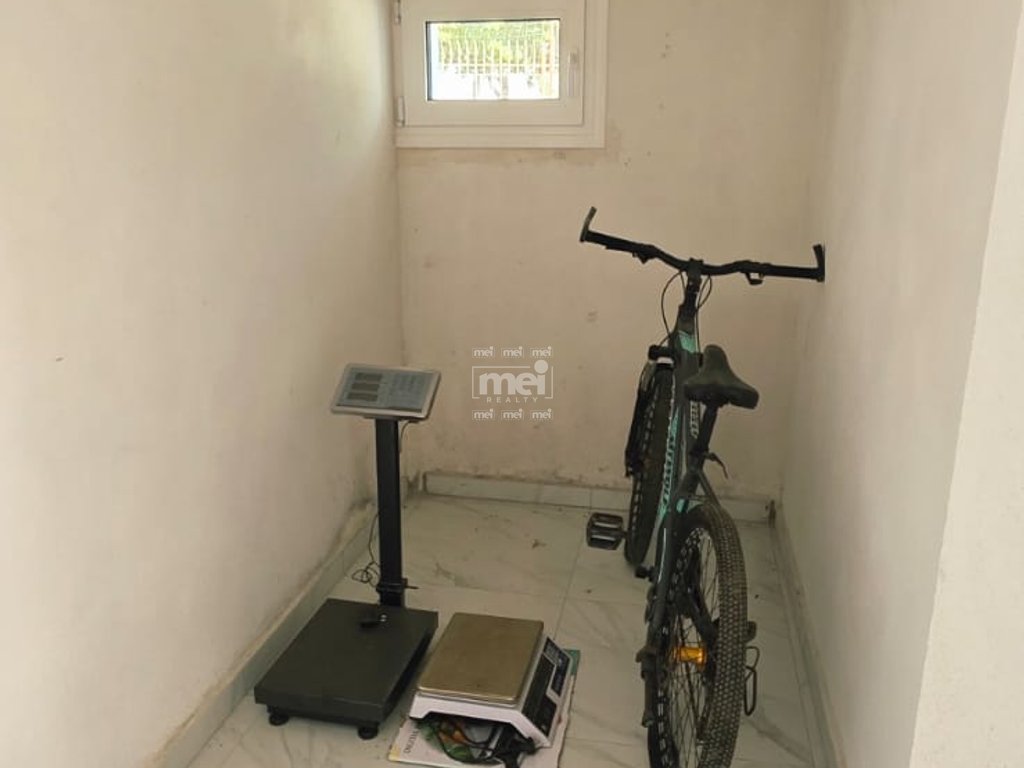 SHITET SHTEPI PRIVATE PRANE REZERVUARIT TE RRASHBULLIT