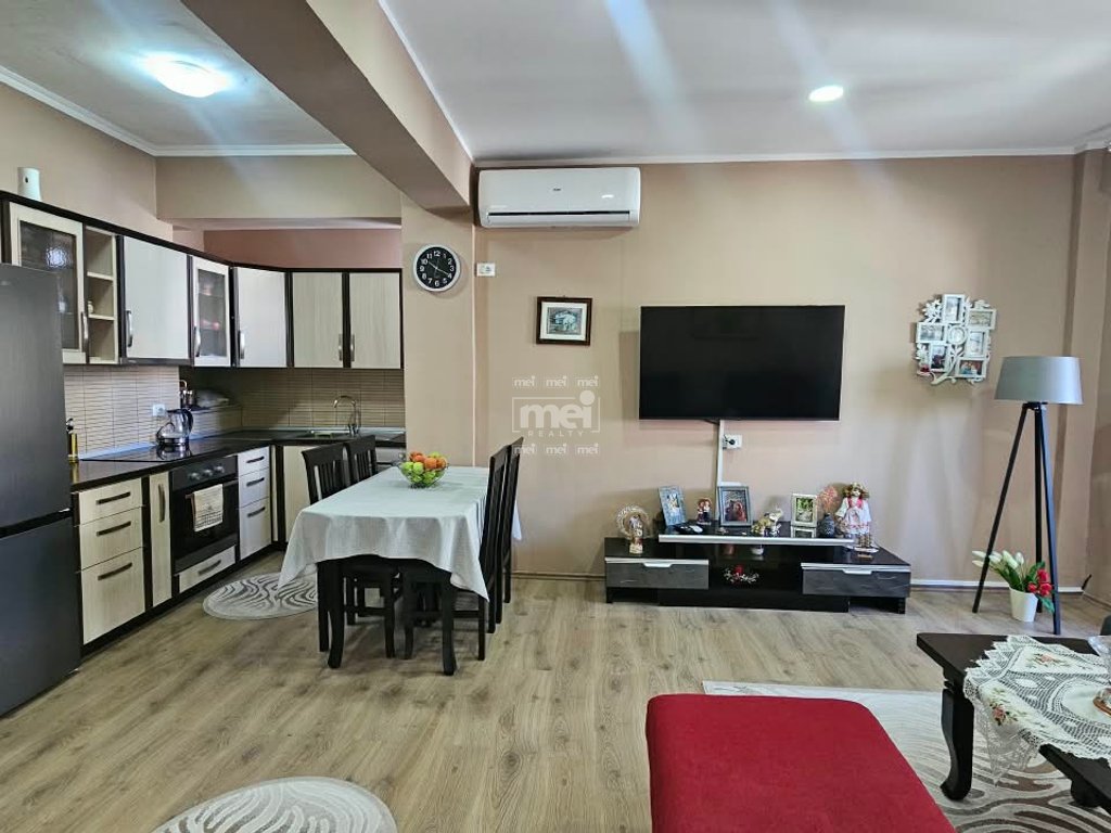 SHITET APARTAMENT 2+1 PRANË SHKOLLËS SË MUZIKËS,DURRËS!
