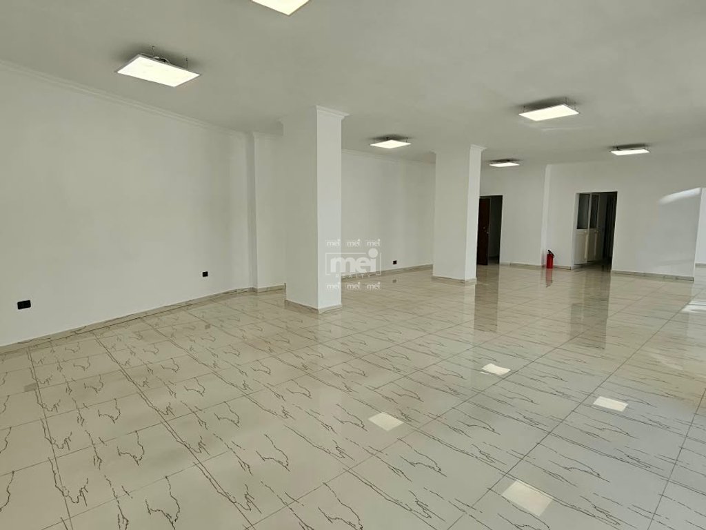 JEPET ME QIRA AMBIENT BIZNESI – RRUGA E RE E PORTIT!