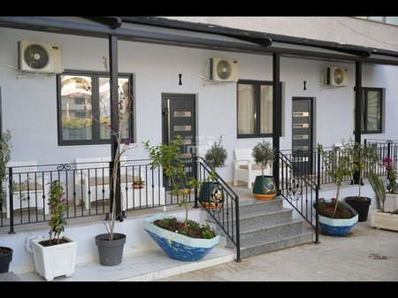 JEPET ME QIRA HOTEL PLAZH DURRES