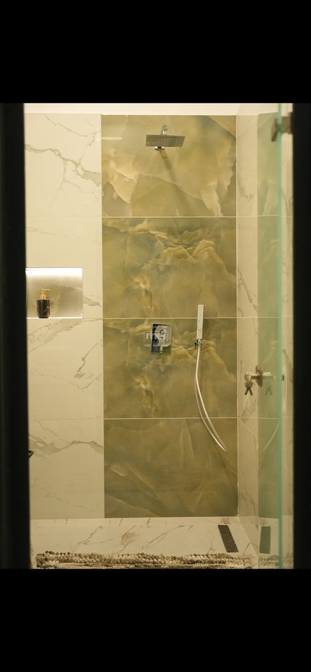 SI AFFITTA HOTEL SULLA SPIAGGIA DI DURRËS