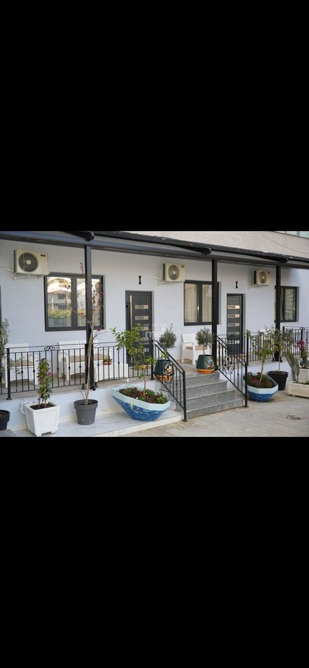 SI AFFITTA HOTEL SULLA SPIAGGIA DI DURRËS