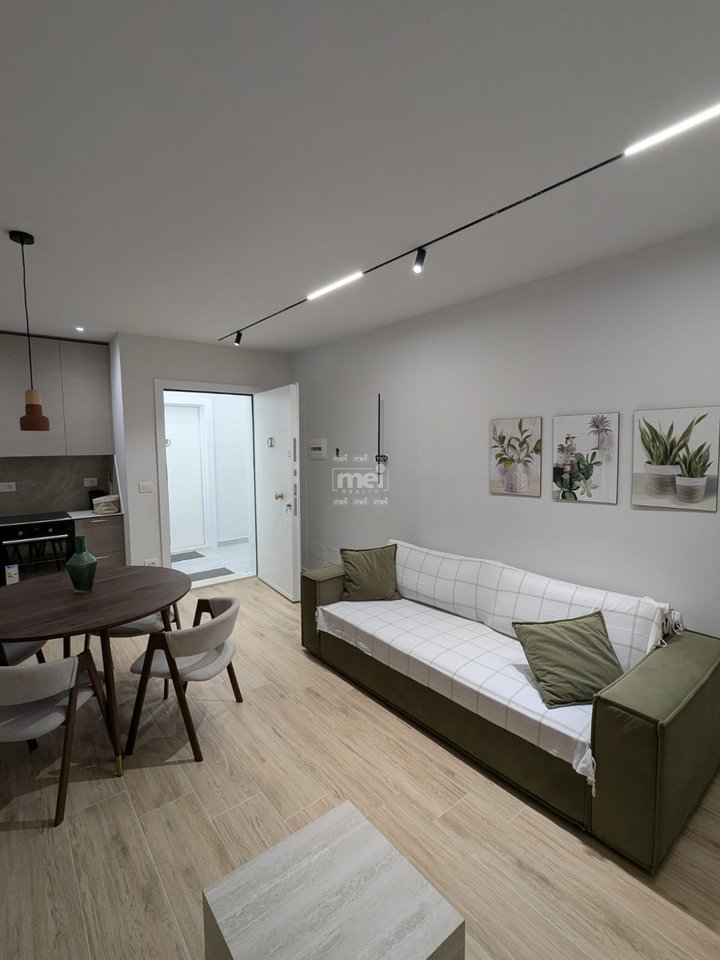 JEPET ME QIRA APARTAMENT 1+1 NE GOLEM!