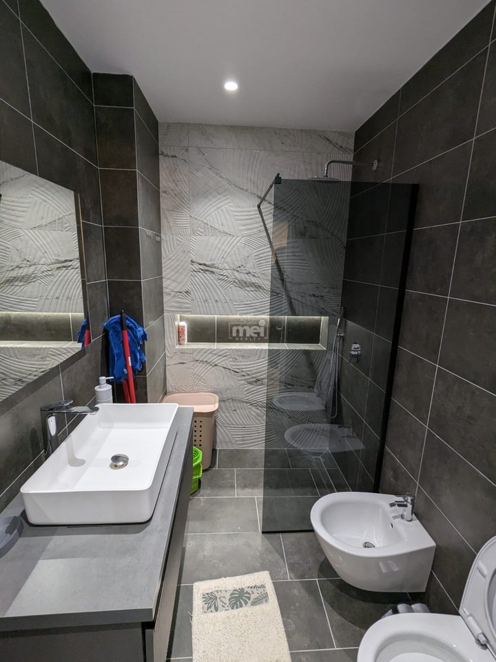 JEPET ME QIRA APARTAMENT 1+1 GOLEM