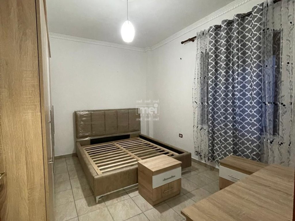 JEPET ME QIRA APARTAMENT TEK KRYQI KUQE