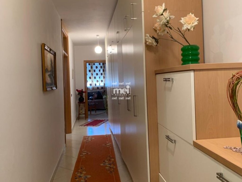 JEPET  APARTAMENT ME QIRA  2+1 PRANE GJYKATES!
